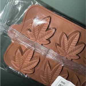 Silicone Leaf Chocolate Mold trays For Cupcake, Toppers,Gummies, And Ice Cubes